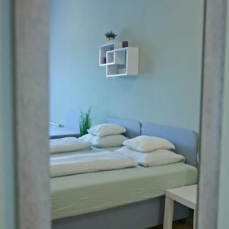 Purple Apartman Apartment